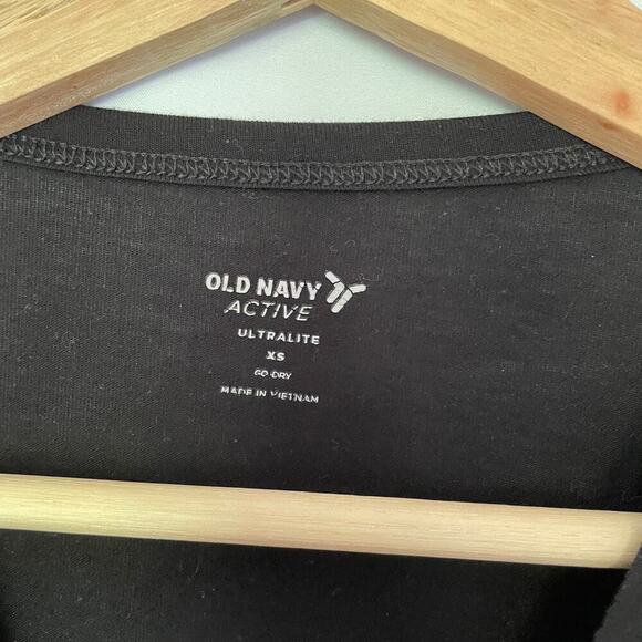Old Navy Active ultralite black short sleeved t-shirt athleisure side slits XS - Picture 3 of 6